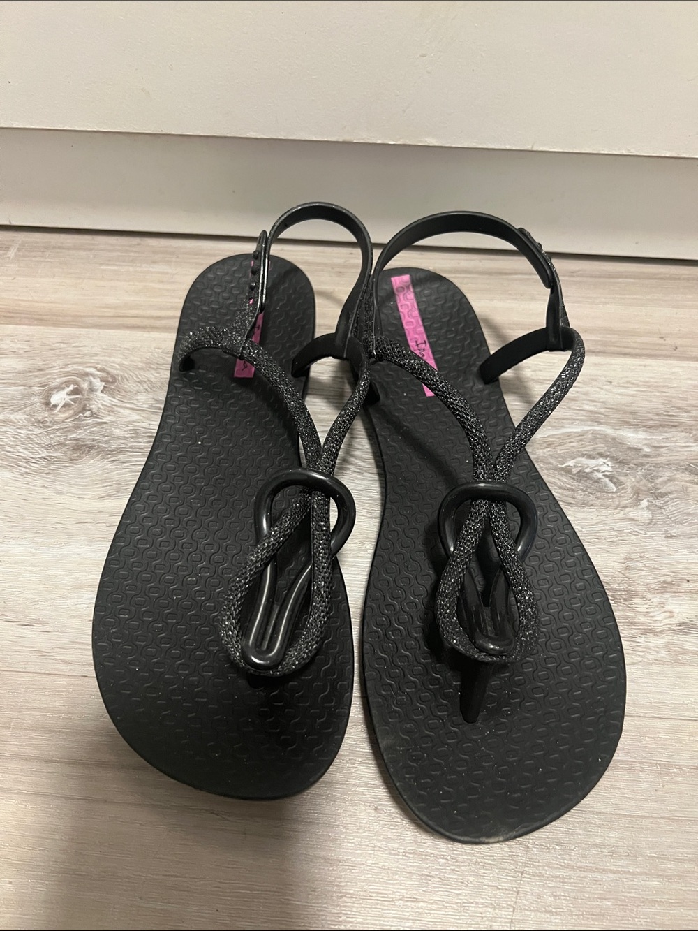 Ipanema Black Sandals with Pink Accents